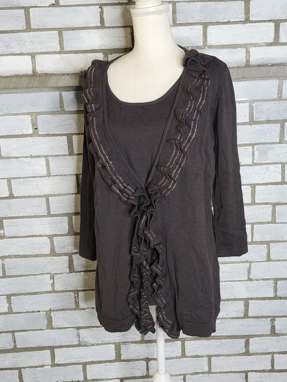 • Claudia EV Scoop Neck 3/4 Sleeve Ruffle Sweater Size XL Brown & Gold *Read*